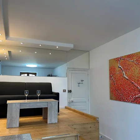 Le Royal Xix Vue 212 *